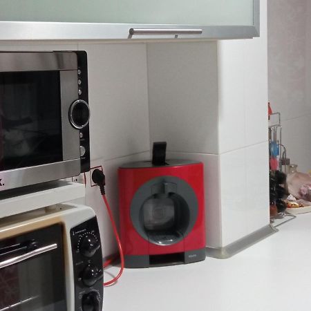 Habitaciones Individuales En Apartamento Compartido Siviglia Esterno foto